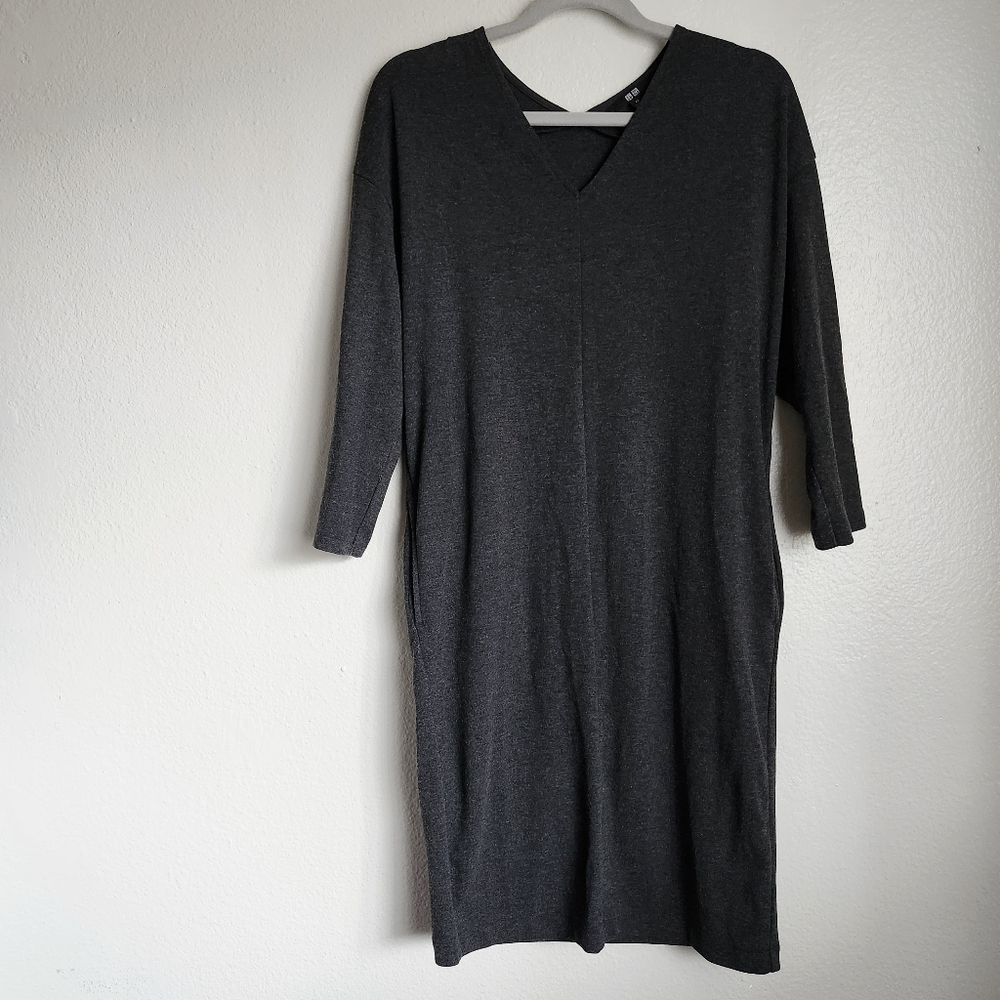 UNIQLO Dark Gray Oversized Knit Dress XS Soft Stretch Pockets Minimalist Fall